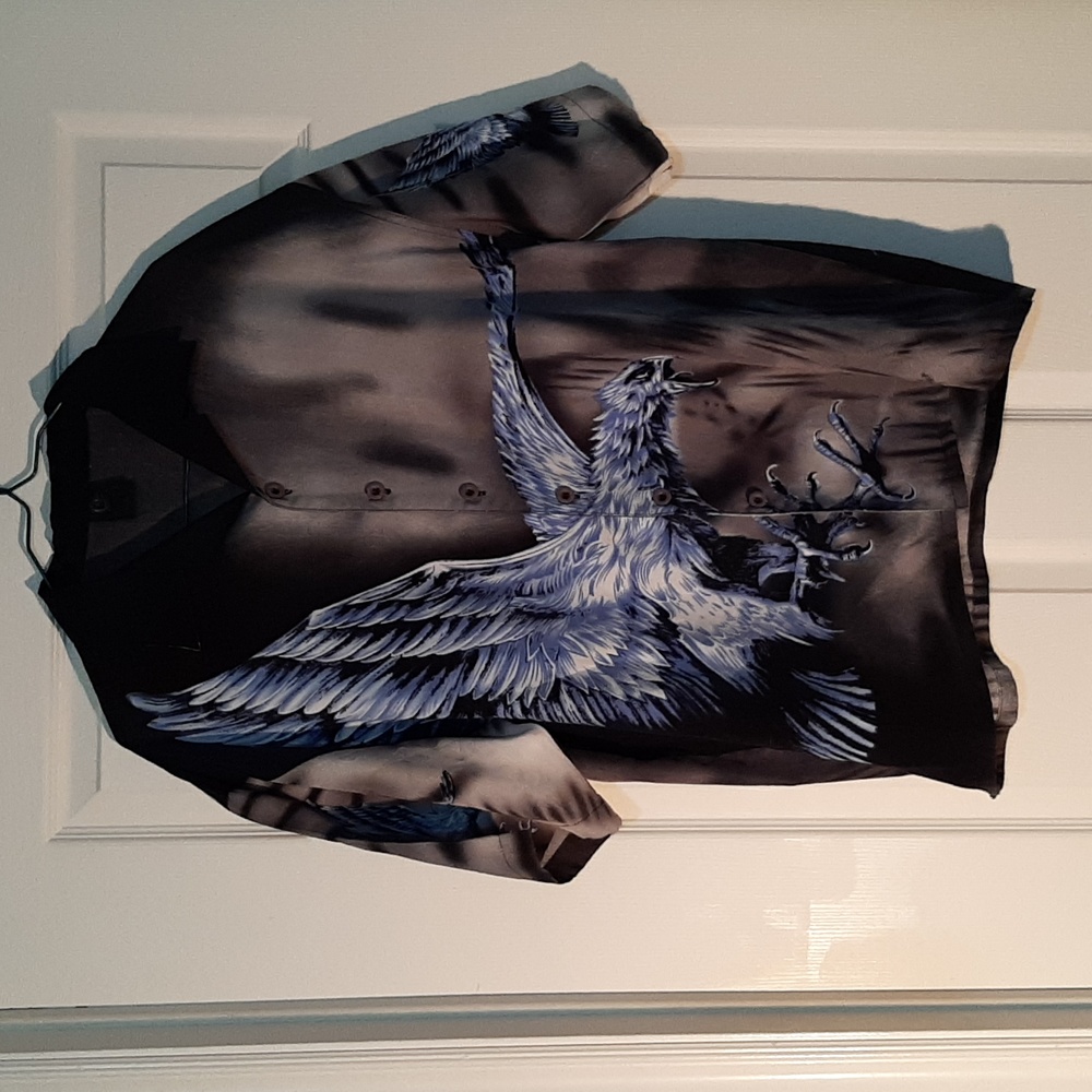 Large men's CHTTE shirt.